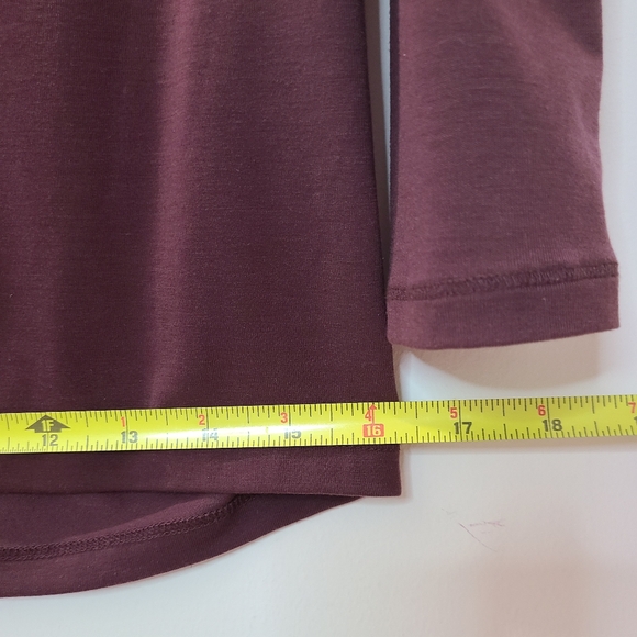 Athleta Essence Flow Long Sleeve Shirt in Antique Burgundy XS-S - Picture 14 of 14